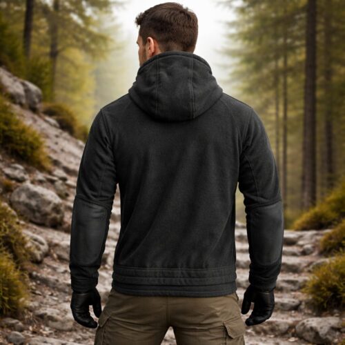 Fliisjakk tagantvaade