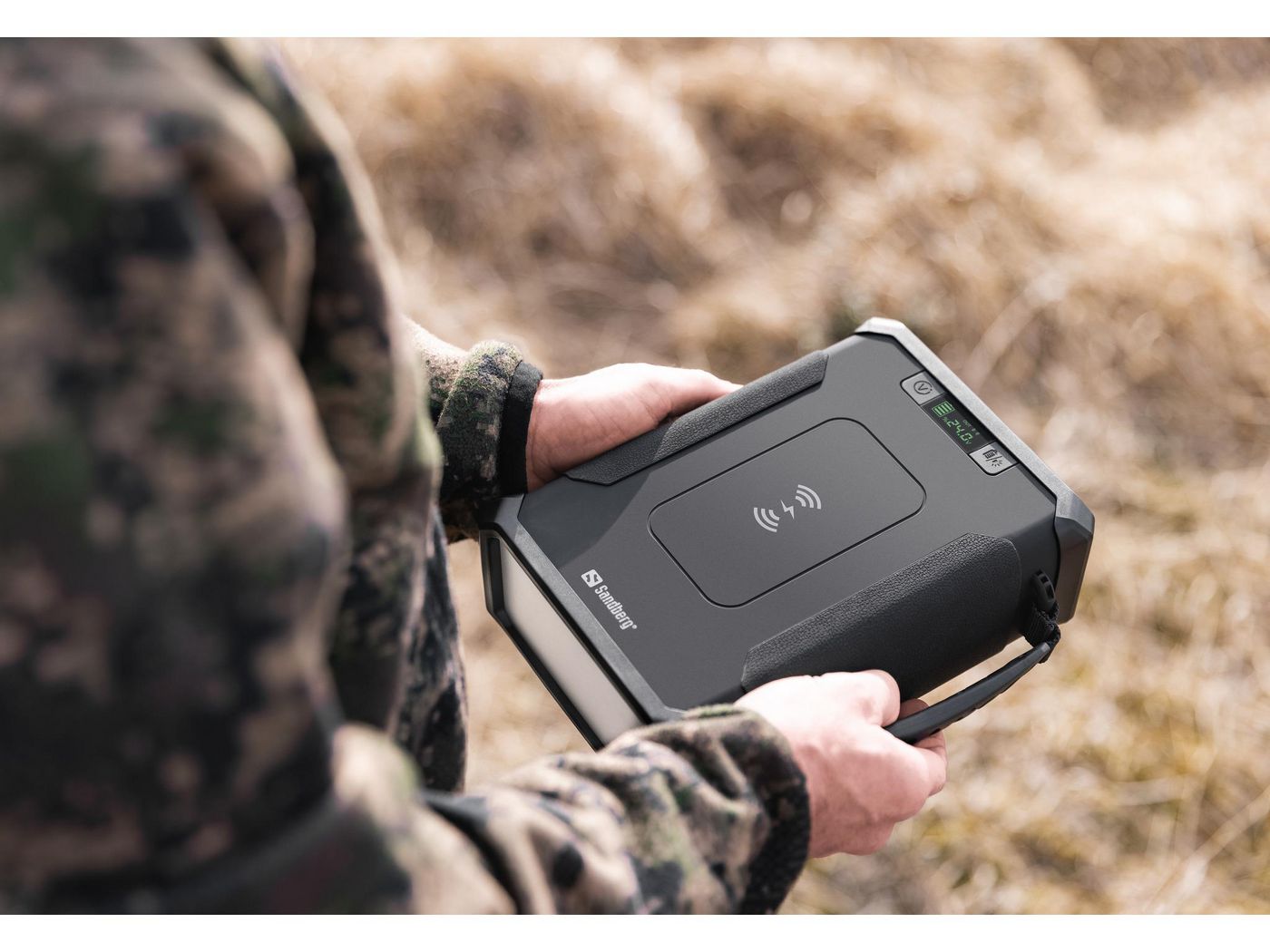 Akupank 96000 mAh 12 V külmiku toitmiseks matkal